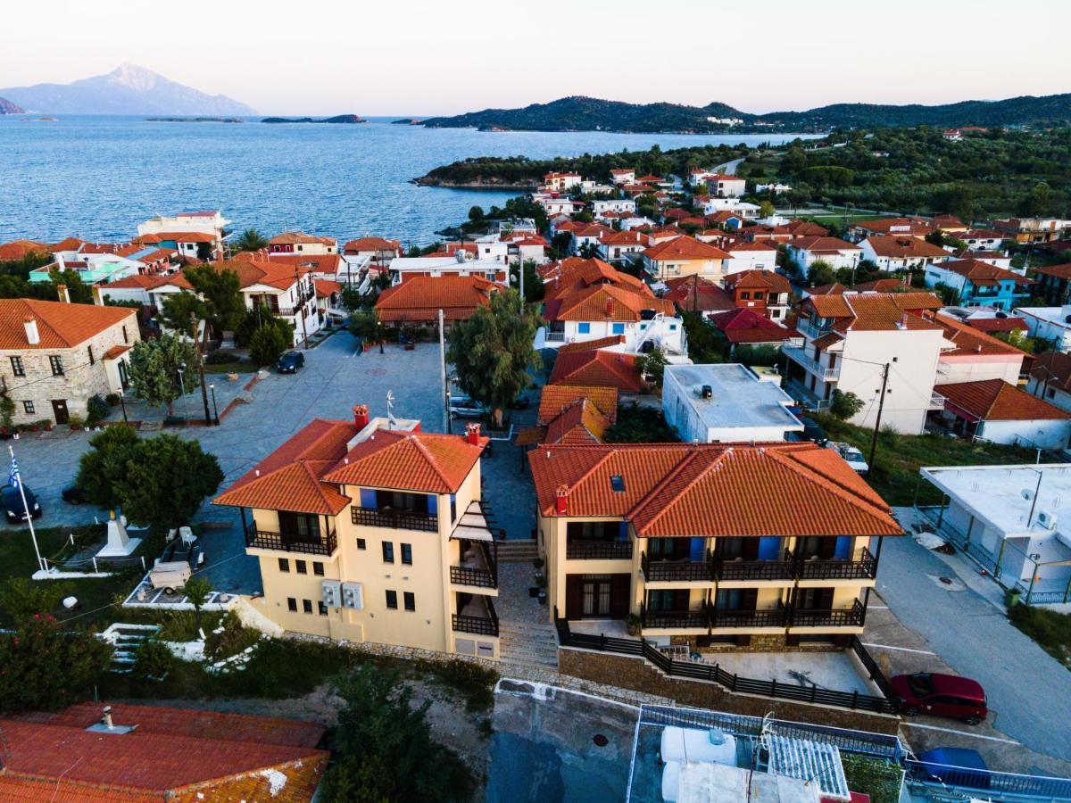 Helianthus Guesthouse Амоляни Екстериор снимка