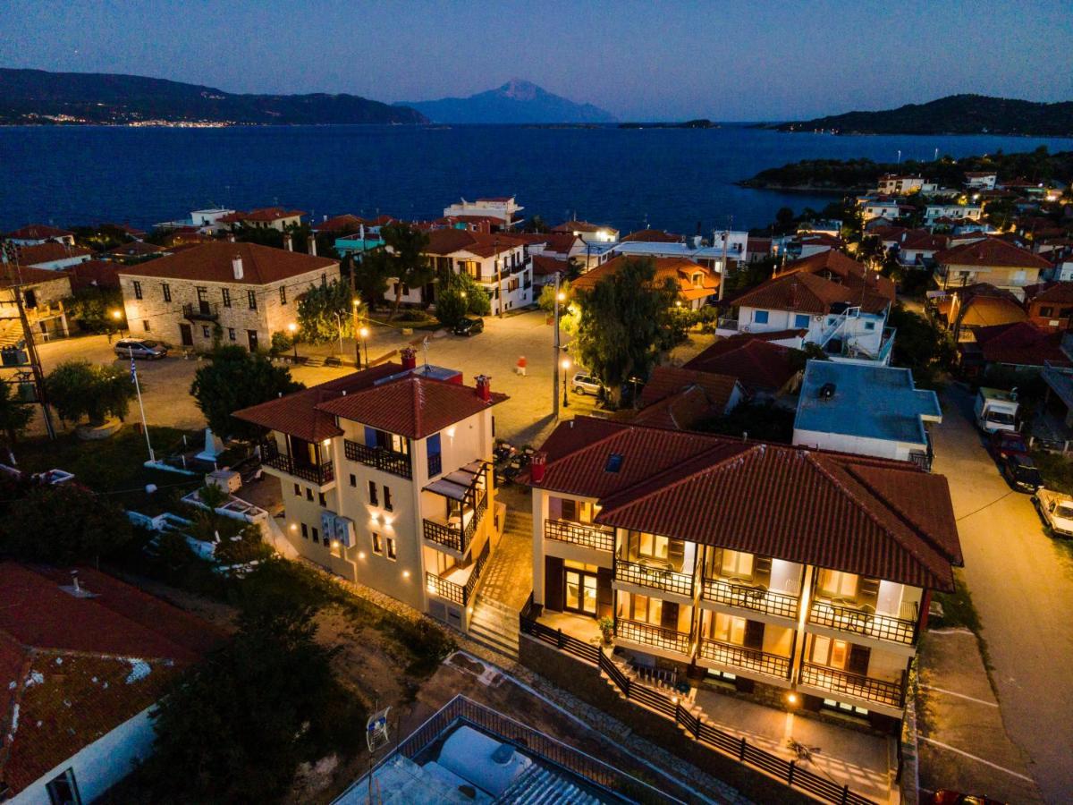 Helianthus Guesthouse Амоляни Екстериор снимка