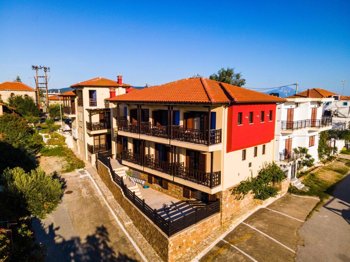 Helianthus Guesthouse Амоляни Екстериор снимка
