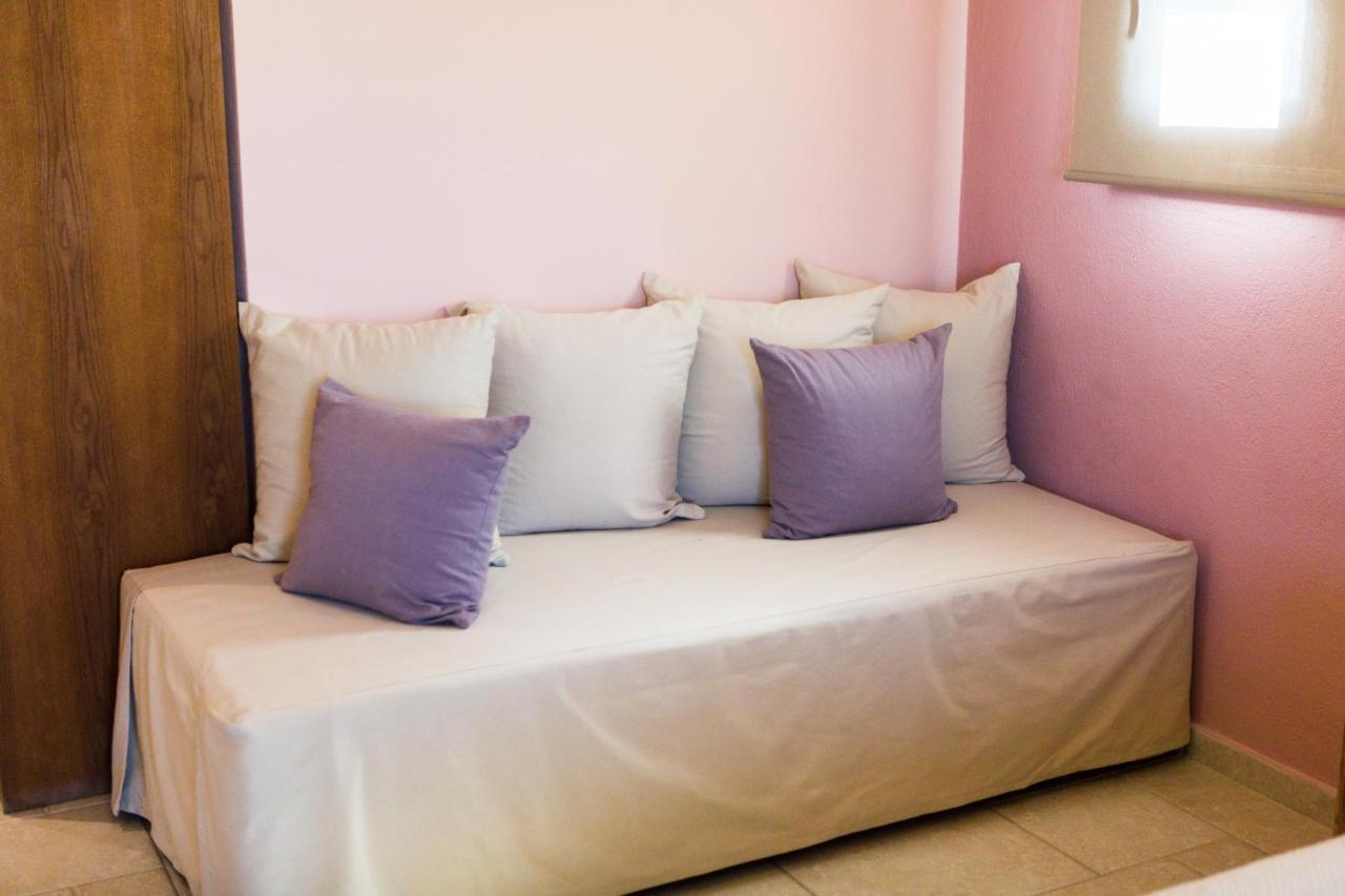 Helianthus Guesthouse Амоляни Екстериор снимка