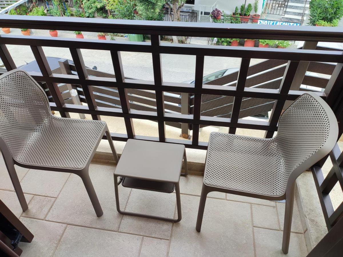 Helianthus Guesthouse Амоляни Екстериор снимка
