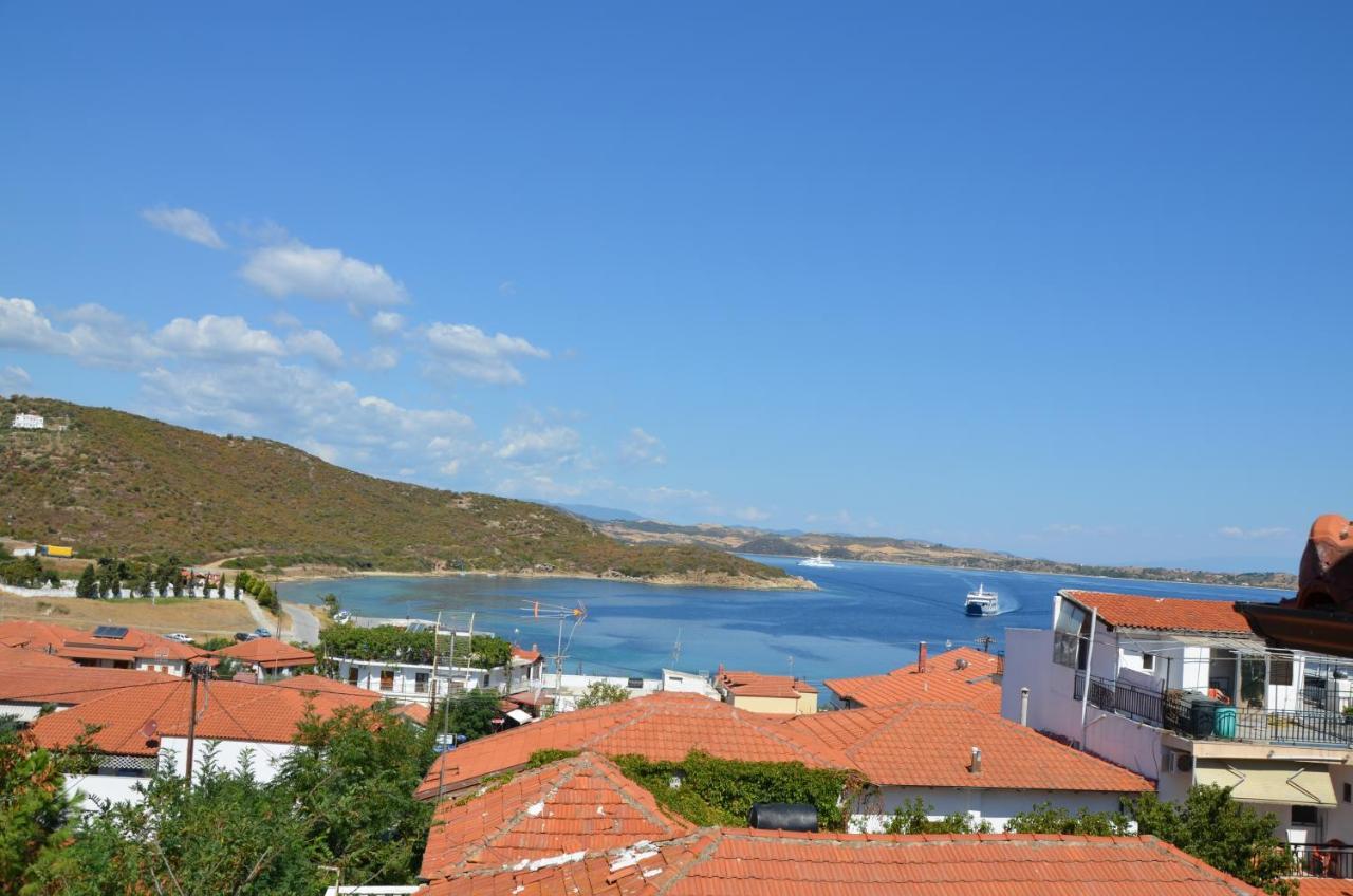 Helianthus Guesthouse Амоляни Екстериор снимка