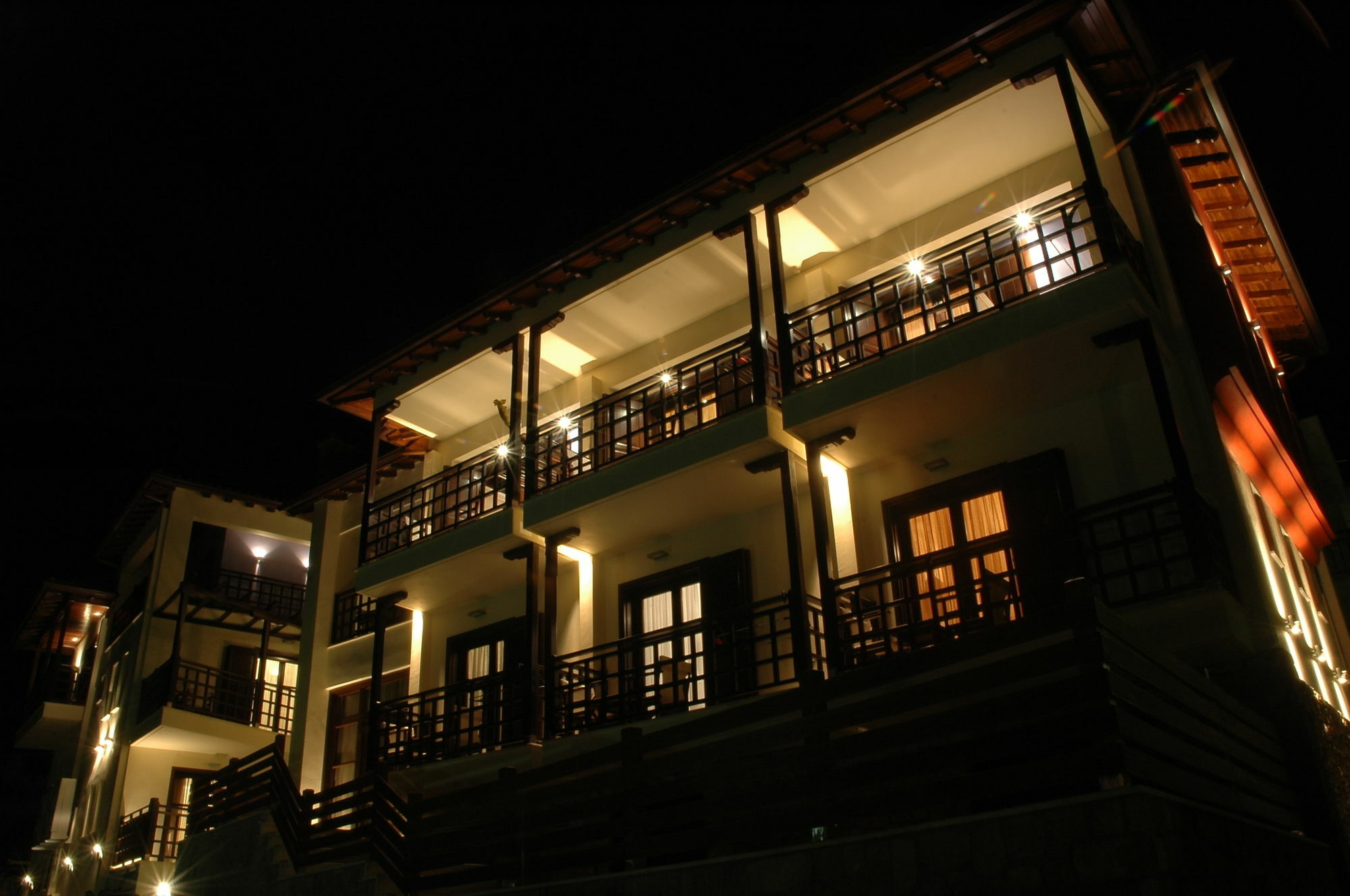 Helianthus Guesthouse Амоляни Екстериор снимка